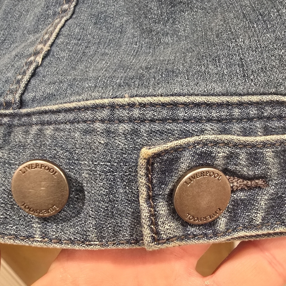 Liverpool Jeans Company Women’s Denim Jacket Blue Button Front Size M - Picture 3 of 12